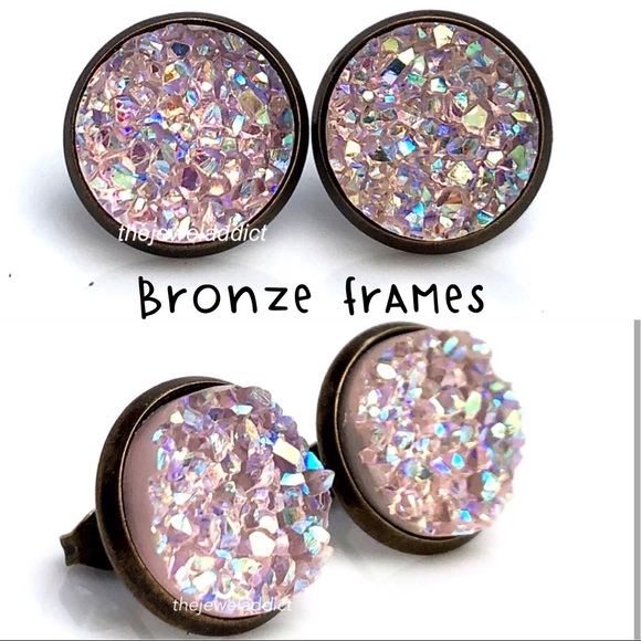 3/$15🎀light pink crystal faux druzy studs - Picture 8 of 10